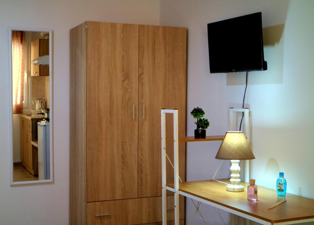 Christos Family Apartments Α Corfu  Esterno foto